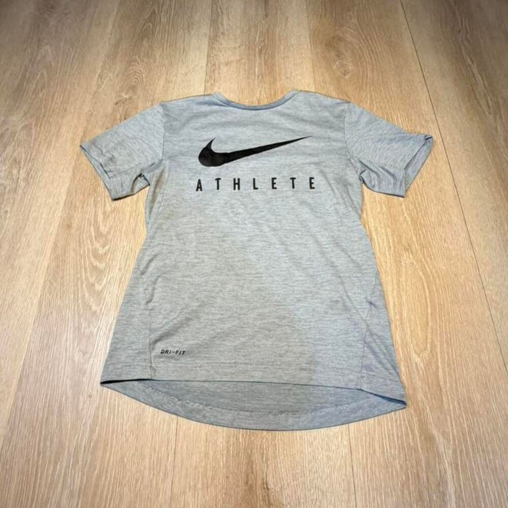 Nike Men's Grey T-shirt